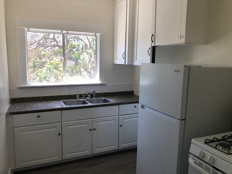 429 W Cowles St #429 — Photo 1