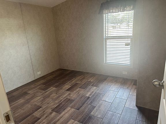 5th image of 1513 W Crockett St #51B