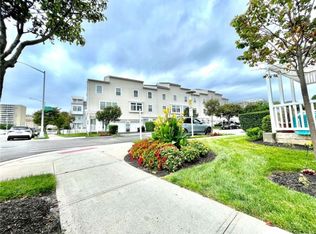 241 Beach Breeze Ln, Far Rockaway, NY 11692