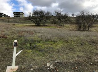 535 W La Strada Cir, Medford, OR