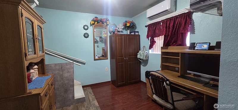 5th image of 245 E Cedar Street