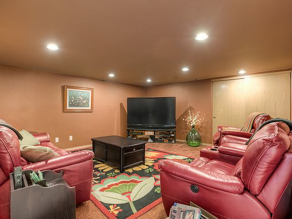 5th image of 15306 259th Avenue Ct E