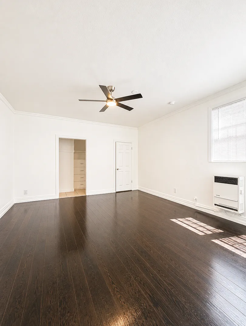 440 Bonnie Brae St — Photo 4