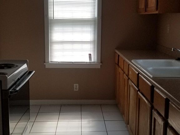 3rd image of 4901 Garfield Ave