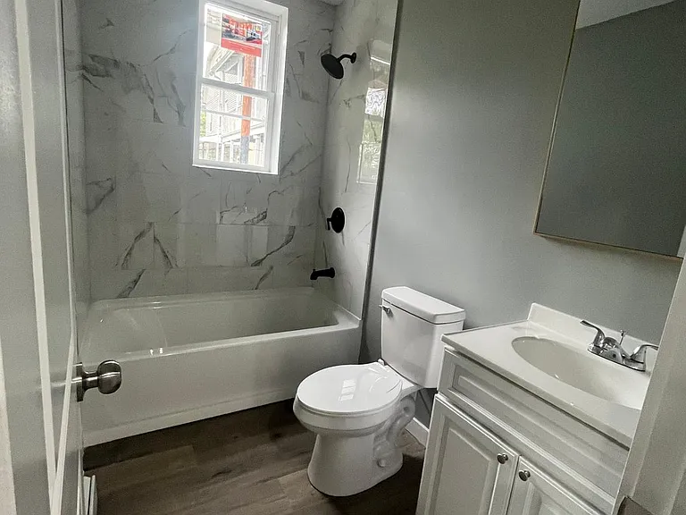 57 Waller St #1R — Photo 4