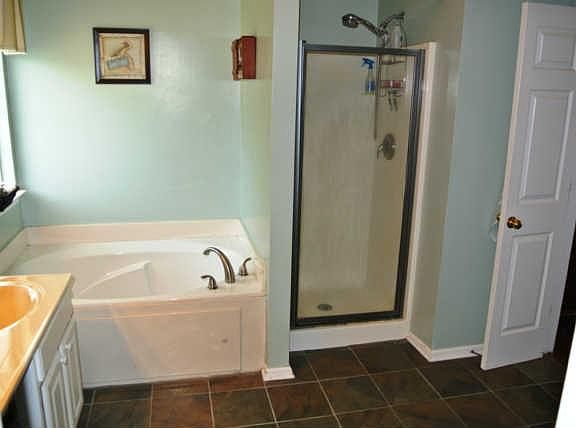 3rd image of 2911 Churchill Ln