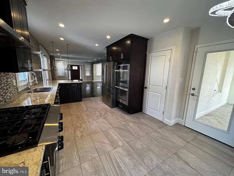 513 Whittier St NW — Photo 12