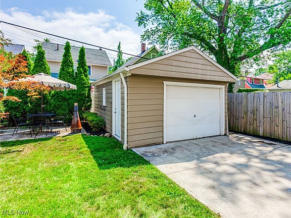 3rd image of 1233 Hall Ave