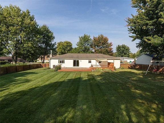 2nd image of 18915 Crestview Ct