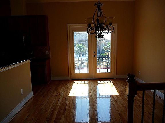 3rd image of 4104 Boardwalk Blvd