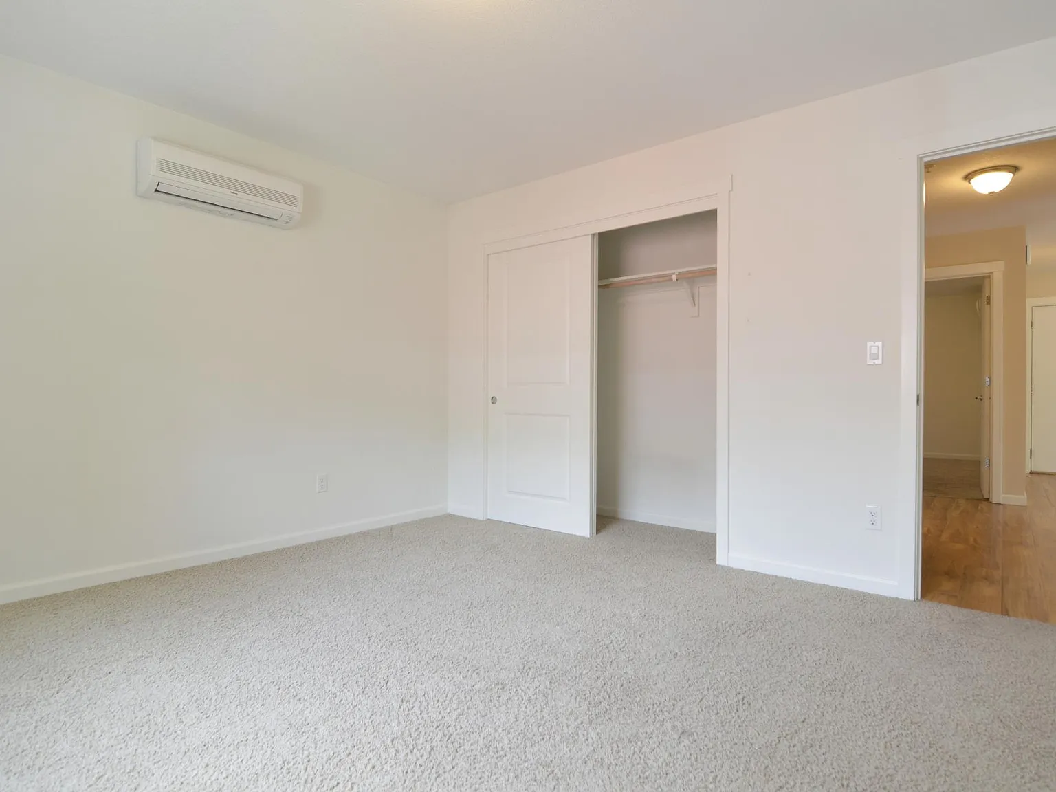 2 bed, 1000 sqft, $1,795 — Photo 4