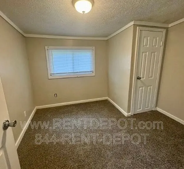 1021 Vanderburgh Ave — Photo 7