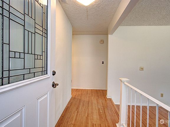 3rd image of 4621 NE 49th Avenue