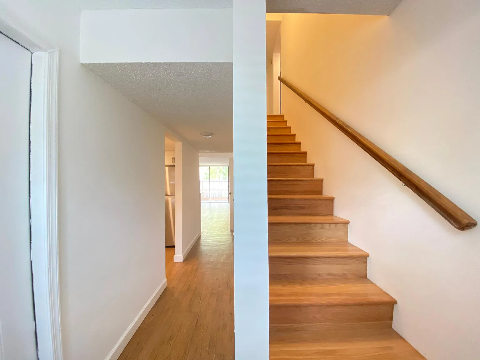 3 bed, 2.5 bath, 1485 sqft, $1,390 — Photo 3