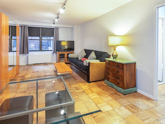 5th image of 305 E 40th St APT 2A