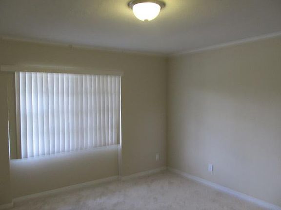 5th image of 150 SE Solaz Ave