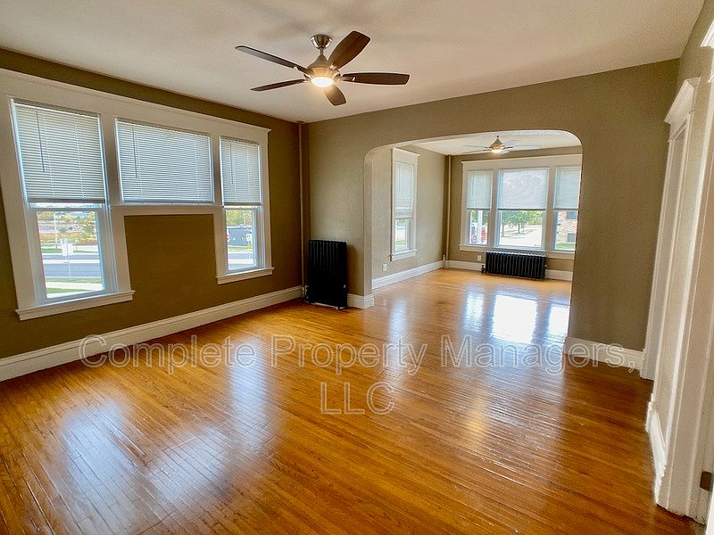 1st image of 221 E Main St APT 4