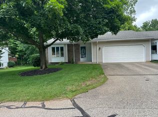 2872 Hidden View Dr SE, Caledonia, MI 49316