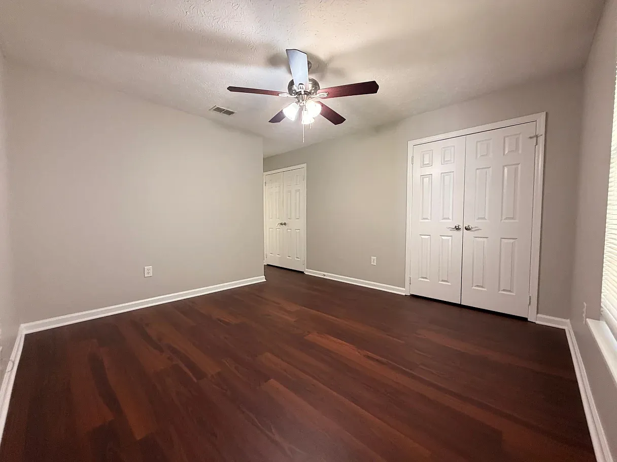 2 bed, 1076 sqft, $1,600 — Photo 4