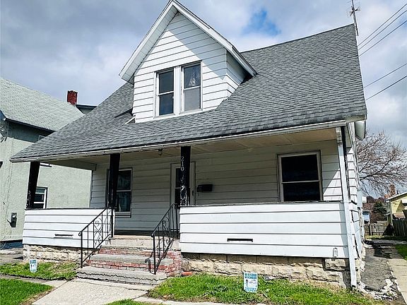 2nd image of 210 Squires Ave