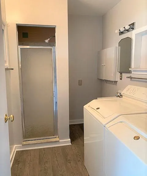 Bathroom 2/Laundry