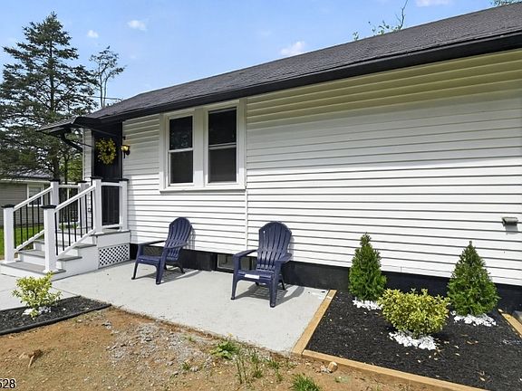 2nd image of 39 Fern Rd