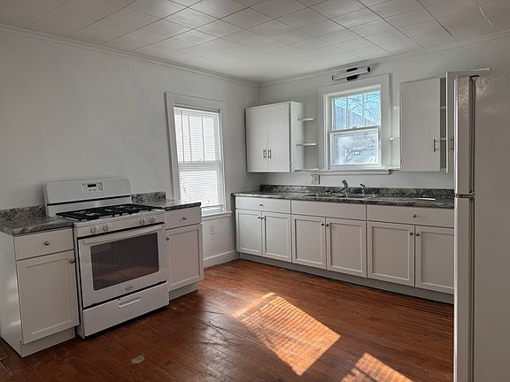 2nd image of 615 E 14th St #1