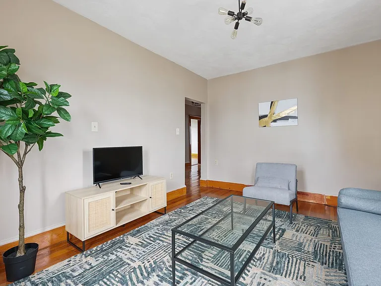 11 Baird St #2-D — Photo 4