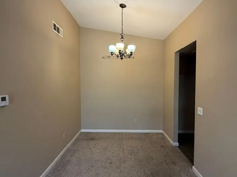 1643 Ashley Ave — Photo 4