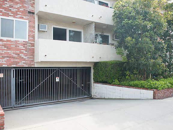 3rd image of 1712 Colby Ave APT 102