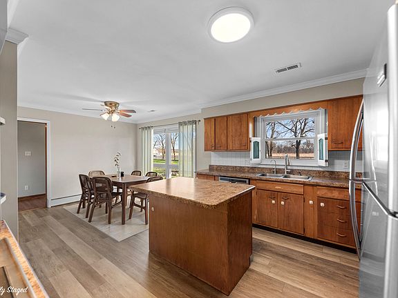 5th image of 1750 53rd Ave