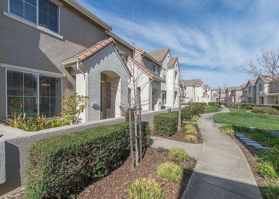 1st image of 805 Esplanade Cir #805