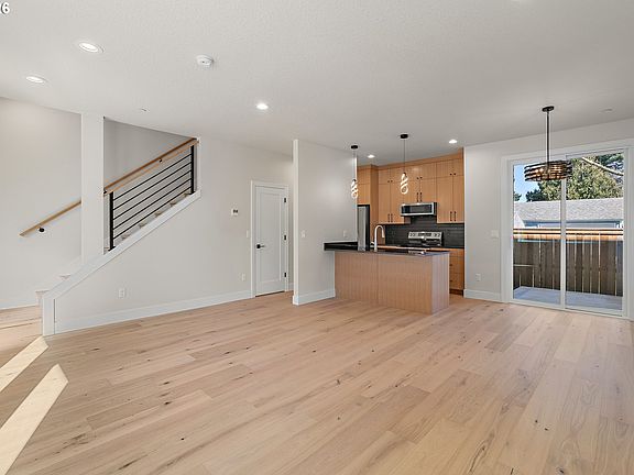 5th image of 6904 SE Brooklyn St
