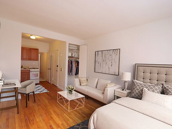 3rd image of 446 W 55th St APT 3A