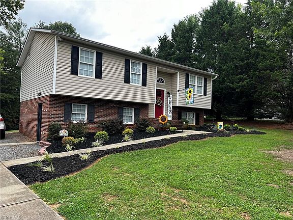 2nd image of 289 Woodbridge Dr