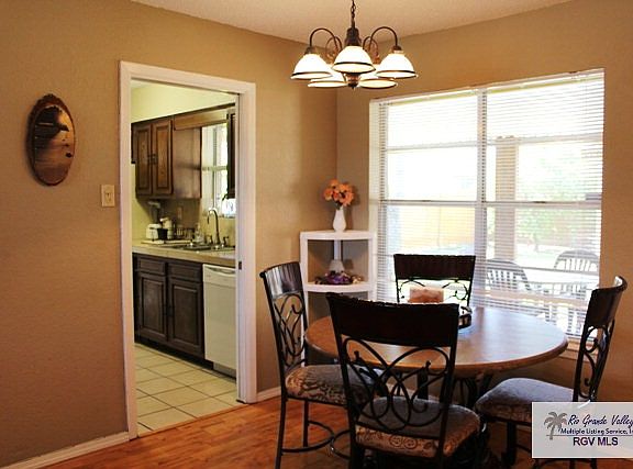 5th image of 2621 E Dunkin Cir