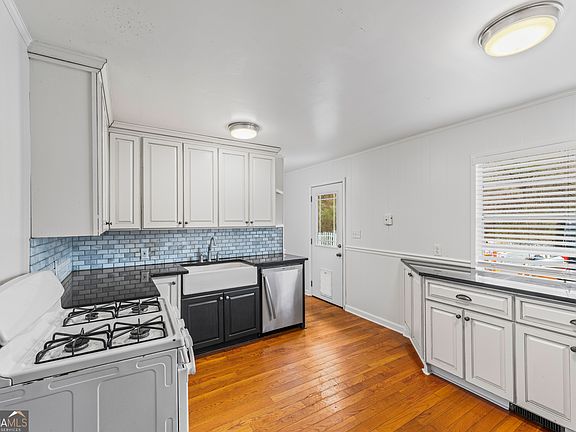 4th image of 1205 Williams Cir