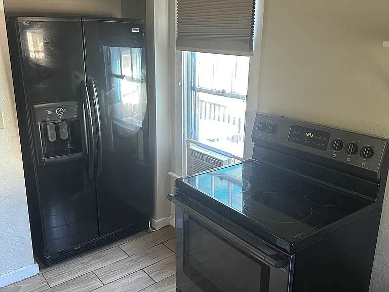 712 Florida Ave #6 — Photo 5