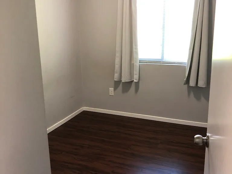 5720 15th Ave NE #2B — Photo 6