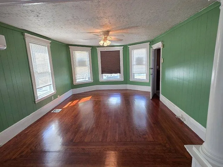 28 Lincoln St #2 — Photo 9