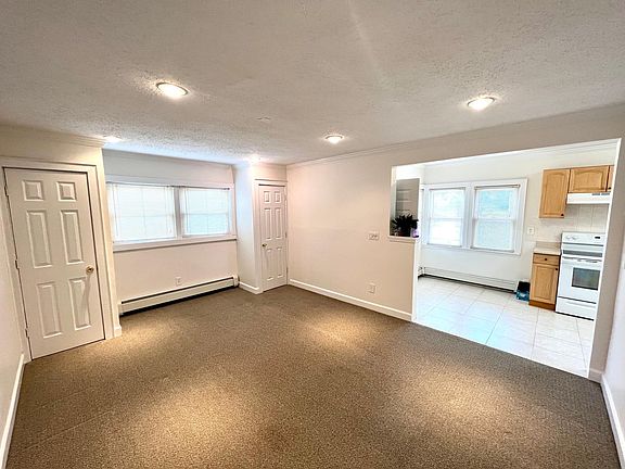 4th image of 2412 Henry St #1
