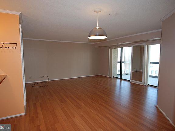3rd image of 900 N Stafford St APT 2327