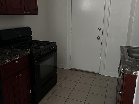 3rd image of 6871 S Crandon Ave #2