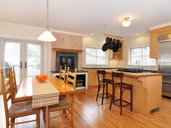 2nd image of 26 Irving Ave