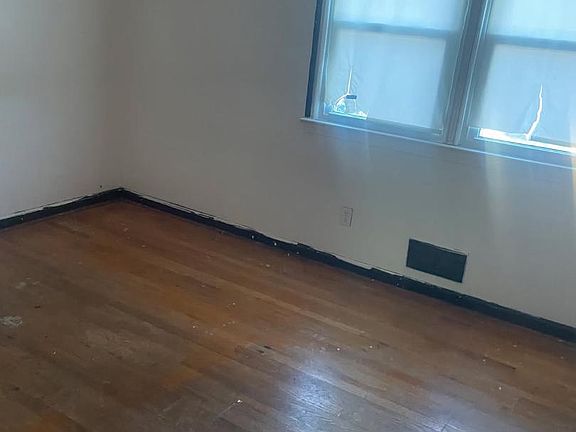 5th image of 6003 Bedford Ln