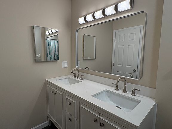 2nd image of 394 Huntland Ln
