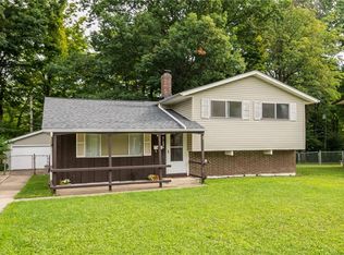 21696 Forestview Cir, Brookpark, OH 44142