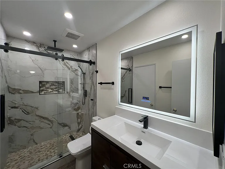 19104 Stefani Ave — Photo 12