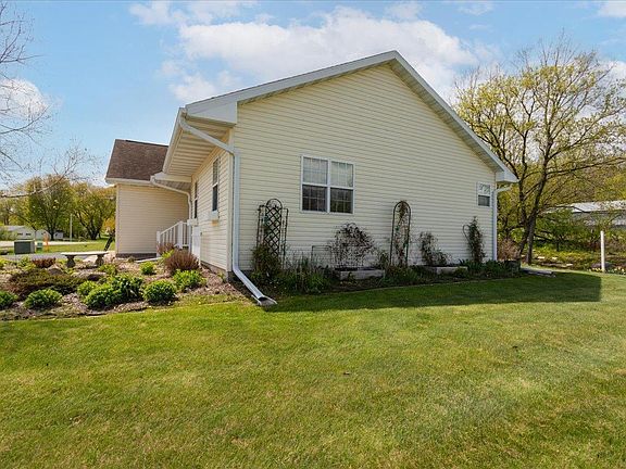 5th image of 102 Eau Galle Dr