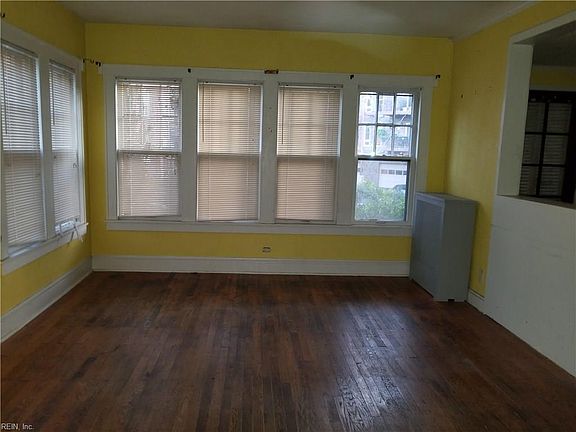 4th image of 1012 Harrington Ave